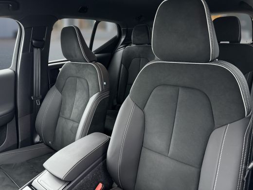 Volvo  XC40 Single Motor Extended Range Plus 82 kWh | 20" | Microtech / Nubuck bekleding | Getint glas ActivLease financial lease