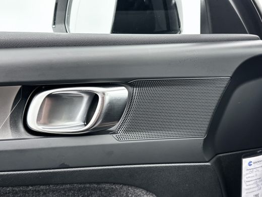 Volvo  XC40 Single Motor Extended Range Plus 82 kWh | 20" | Microtech / Nubuck bekleding | Getint glas ActivLease financial lease