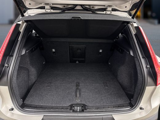 Volvo  XC40 Single Motor Extended Range Plus 82 kWh | 20" | Microtech / Nubuck bekleding | Getint glas ActivLease financial lease