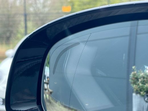 Volvo  XC60 B5 Plus Dark | Achterbank verwarmd | Achteruitrijcamera | Cruise control adaptief met Stop&Go en ... ActivLease financial lease