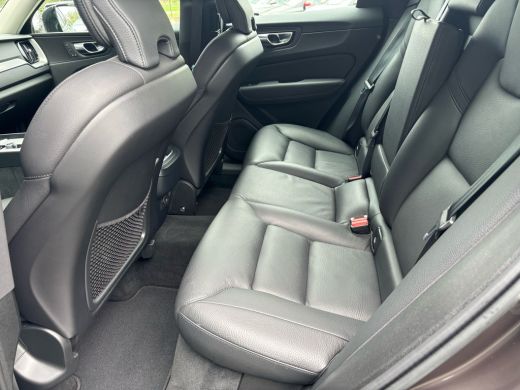 Volvo  XC60 B5 Plus Dark | Achterbank verwarmd | Achteruitrijcamera | Cruise control adaptief met Stop&Go en ... ActivLease financial lease