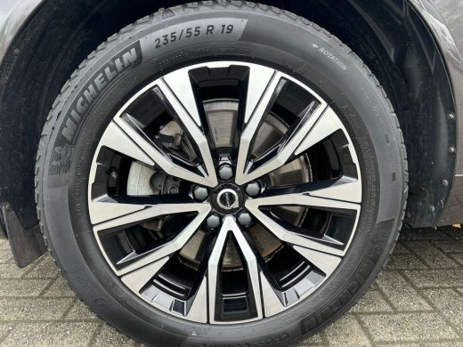 Volvo  XC60 B5 Plus Dark | Achterbank verwarmd | Achteruitrijcamera | Cruise control adaptief met Stop&Go en ... ActivLease financial lease