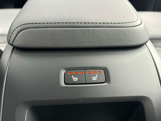 Volvo  XC60 B5 Plus Dark | Achterbank verwarmd | Achteruitrijcamera | Cruise control adaptief met Stop&Go en ... ActivLease financial lease