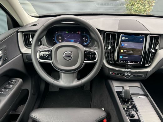 Volvo  XC60 B5 Plus Dark | Achterbank verwarmd | Achteruitrijcamera | Cruise control adaptief met Stop&Go en ... ActivLease financial lease