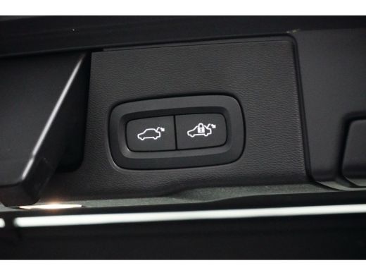 Volvo  XC60 Volvo Recharge T6 AWD R-Design | Achteruitrijcamera | Cruise control adaptief met Stop&Go en stuu... ActivLease financial lease