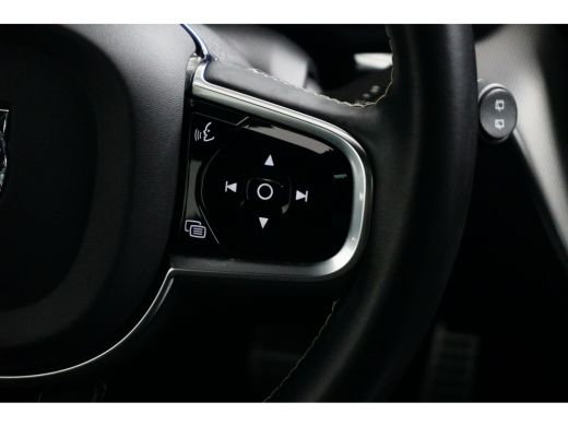 Volvo  XC60 Volvo Recharge T6 AWD R-Design | Achteruitrijcamera | Cruise control adaptief met Stop&Go en stuu... ActivLease financial lease