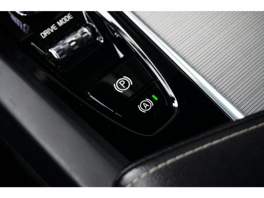 Volvo  XC60 Volvo Recharge T6 AWD R-Design | Achteruitrijcamera | Cruise control adaptief met Stop&Go en stuu... ActivLease financial lease