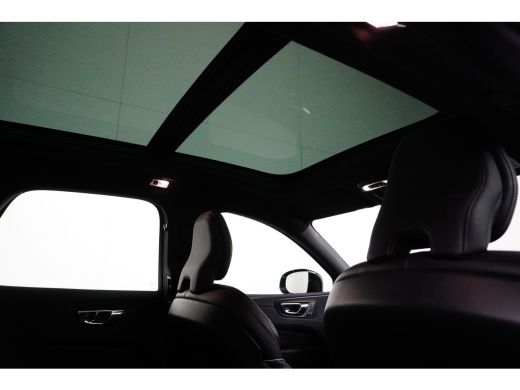 Volvo  XC60 Volvo Recharge T6 AWD R-Design | Achteruitrijcamera | Cruise control adaptief met Stop&Go en stuu... ActivLease financial lease