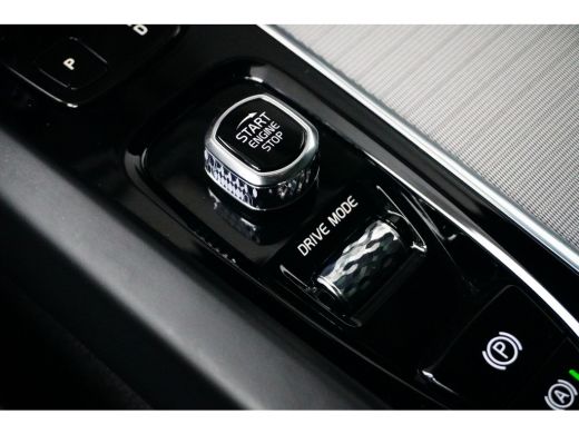Volvo  XC60 Volvo Recharge T6 AWD R-Design | Achteruitrijcamera | Cruise control adaptief met Stop&Go en stuu... ActivLease financial lease