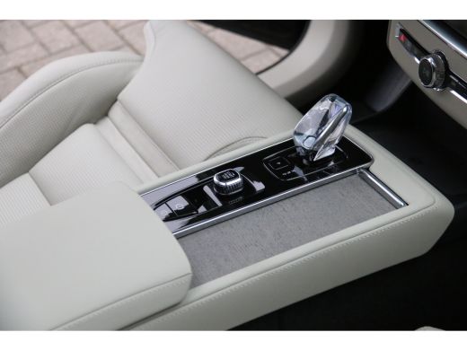 Volvo  XC90 Volvo 2.0 T8 AWD Recharge Ultra Dark | Facelift! | Full Option! | Luchtvering | Bowers&Wilkins | ... ActivLease financial lease
