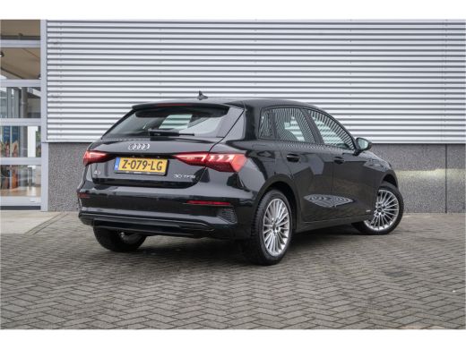 Audi A3 Sportback Sportback 30 TFSI Advanced edition | Achteruitrijcamera | Metaalkleur ActivLease financial lease