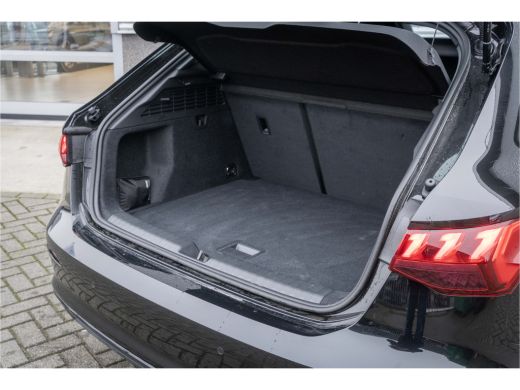 Audi A3 Sportback Sportback 30 TFSI Advanced edition | Achteruitrijcamera | Metaalkleur ActivLease financial lease