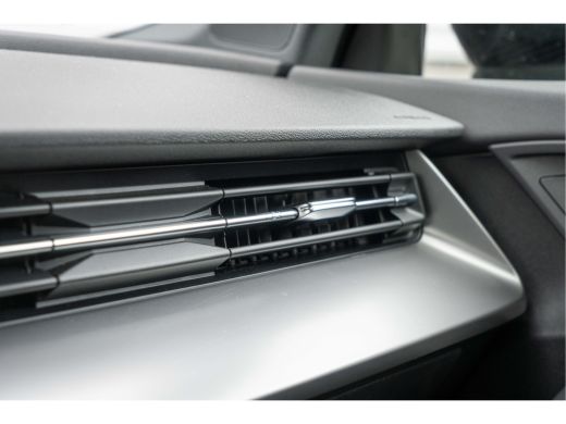 Audi A3 Sportback Sportback 30 TFSI Advanced edition | Achteruitrijcamera | Metaalkleur ActivLease financial lease