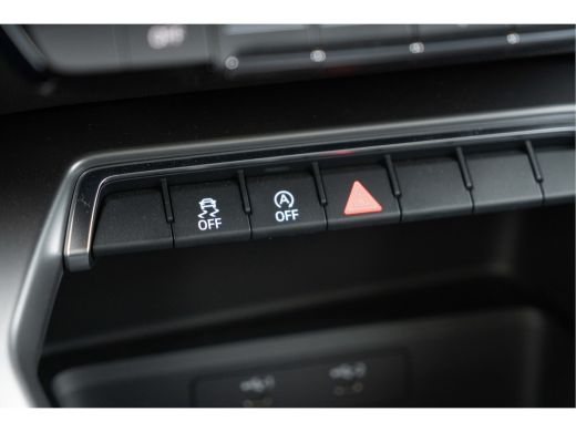 Audi A3 Sportback Sportback 30 TFSI Advanced edition | Achteruitrijcamera | Metaalkleur ActivLease financial lease