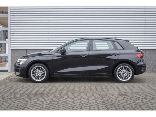 Audi A3 Sportback Sportback 30 TFSI Advanced edition | Achteruitrijcamera | Metaalkleur ActivLease financial lease
