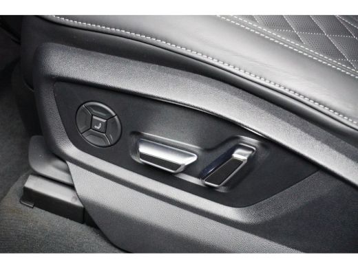 Audi Q8 60 TFSIe 490PK Quattro Pro Line S Competition | PANORAMADAK | TREKHAAK | LEDER ActivLease financial lease