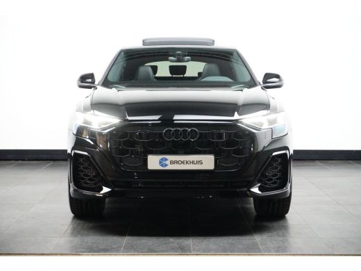 Audi Q8 60 TFSIe 490PK Quattro Pro Line S Competition | PANORAMADAK | TREKHAAK | LEDER ActivLease financial lease