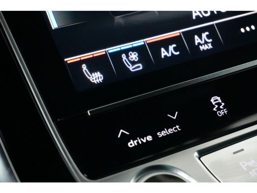 Audi Q8 60 TFSIe 490PK Quattro Pro Line S Competition | PANORAMADAK | TREKHAAK | LEDER ActivLease financial lease