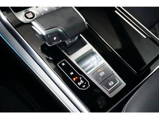 Audi Q8 60 TFSIe 490PK Quattro Pro Line S Competition | PANORAMADAK | TREKHAAK | LEDER ActivLease financial lease
