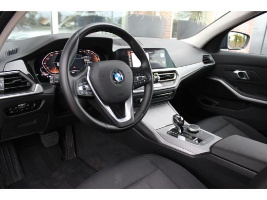 BMW 3 Serie 318i G20 Sedan Executive Edition | 1e eigenaar | NL auto | Camera | LED | DAB | Carplay | PDC | S... ActivLease financial lease