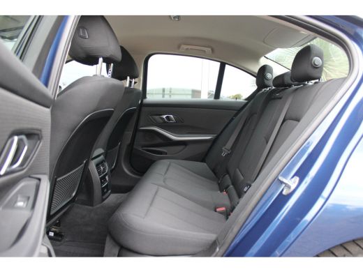 BMW 3 Serie 318i G20 Sedan Executive Edition | 1e eigenaar | NL auto | Camera | LED | DAB | Carplay | PDC | S... ActivLease financial lease