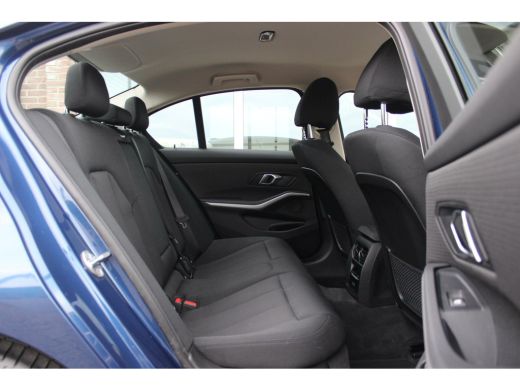 BMW 3 Serie 318i G20 Sedan Executive Edition | 1e eigenaar | NL auto | Camera | LED | DAB | Carplay | PDC | S... ActivLease financial lease