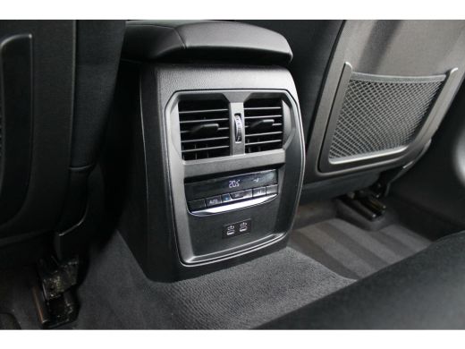 BMW 3 Serie 318i G20 Sedan Executive Edition | 1e eigenaar | NL auto | Camera | LED | DAB | Carplay | PDC | S... ActivLease financial lease