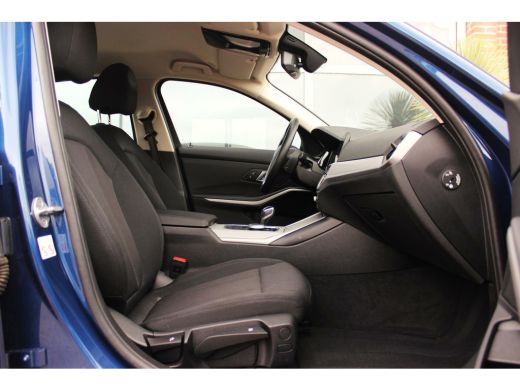 BMW 3 Serie 318i G20 Sedan Executive Edition | 1e eigenaar | NL auto | Camera | LED | DAB | Carplay | PDC | S... ActivLease financial lease