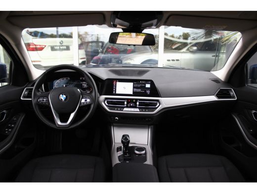 BMW 3 Serie 318i G20 Sedan Executive Edition | 1e eigenaar | NL auto | Camera | LED | DAB | Carplay | PDC | S... ActivLease financial lease