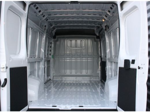 Citroën Jumper 2.2 BlueHDi 140 pk S&S L3H2 3.3t | € 7.300,- Voorraad Voordeel | Pack Connect Nav | Verzwaarde ve... ActivLease financial lease