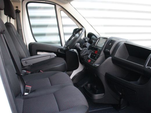 Citroën Jumper 2.2 BlueHDi 140 pk S&S L3H2 3.3t | € 7.300,- Voorraad Voordeel | Pack Connect Nav | Verzwaarde ve... ActivLease financial lease