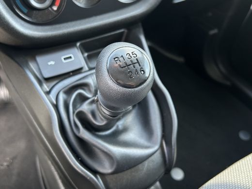 Fiat Dobló Cargo 1.6 MJ 105 PK / L1H1 / 1e EIGENAAR / 3 ZITS / TREKHAAK / INRICHTING / AIRCO / CRUISE / NAVI / CAMERA ActivLease financial lease