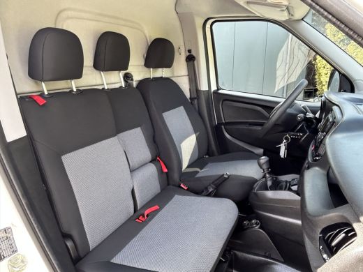 Fiat Dobló Cargo 1.6 MJ 105 PK / L1H1 / 1e EIGENAAR / 3 ZITS / TREKHAAK / INRICHTING / AIRCO / CRUISE / NAVI / CAMERA ActivLease financial lease