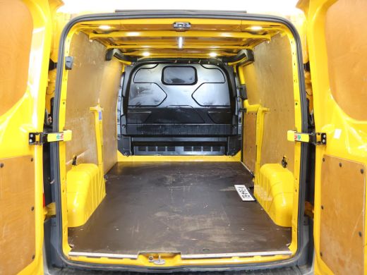 Ford Transit Custom 2.0 TDCI L2H1 TREND + 2250 KG TREKHAAK | CAMERA | CRUISE | AIRCO ActivLease financial lease