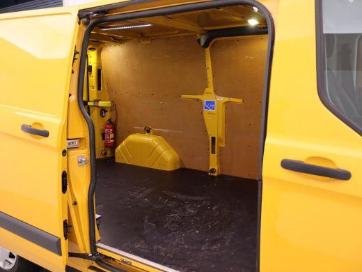 Ford Transit Custom 2.0 TDCI L2H1 TREND + 2250 KG TREKHAAK | CAMERA | CRUISE | AIRCO ActivLease financial lease