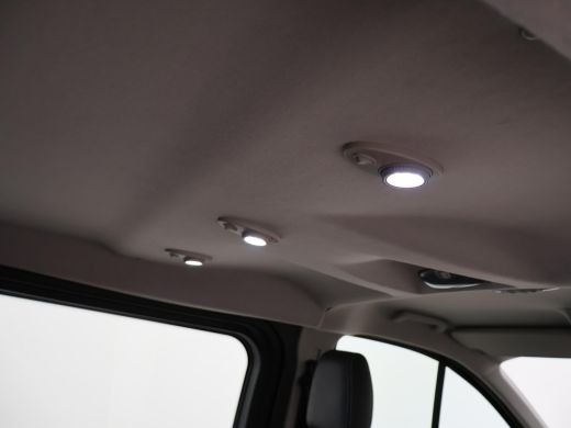 Ford Transit Custom 2.2 TDCI L2H1 DUBBEL CABINE + LEDER | STOELVERWARMING | TREKHAAK 2800 KG | CAMERA ActivLease financial lease