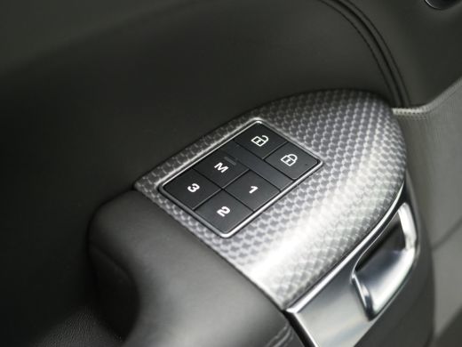 Land Rover Range Rover Sport P400e Limited Edition | Koel/verwarmbare stoelen | Black Pack | Afn trekhaak | Pano | Koelbox | 2... ActivLease financial lease