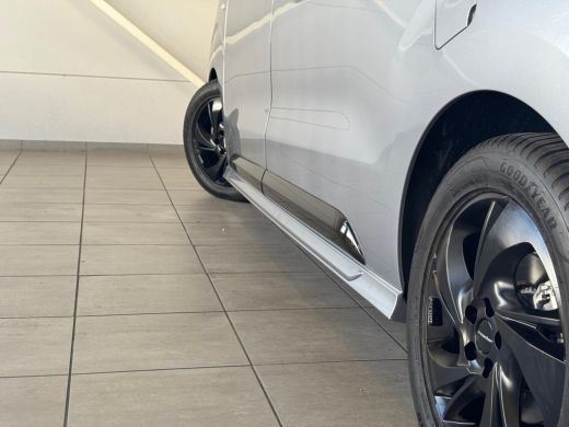 Opel Vivaro 2.0 180 pk Aut. L3 Dubbele Cabine Irmscher Sport | Irmscher Sport Bodykit | Volledig custom leder... ActivLease financial lease