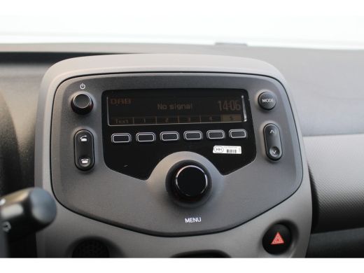 Peugeot 108 1.0 e-VTi Active | Airco | Elek. Ramen | Stuurw. Bediening | Bluetooth | DAB | ActivLease financial lease