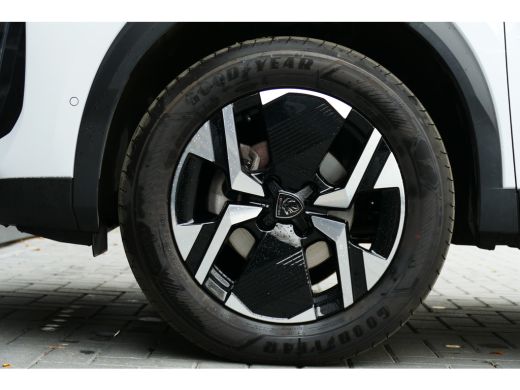 Peugeot 2008 1.2 PureTech 130 GT / NAVI / ALCANATARA / PDC / CLIMA / 17"LMV / CAMERA V+A / KEYLESS / MASSAGEST... ActivLease financial lease