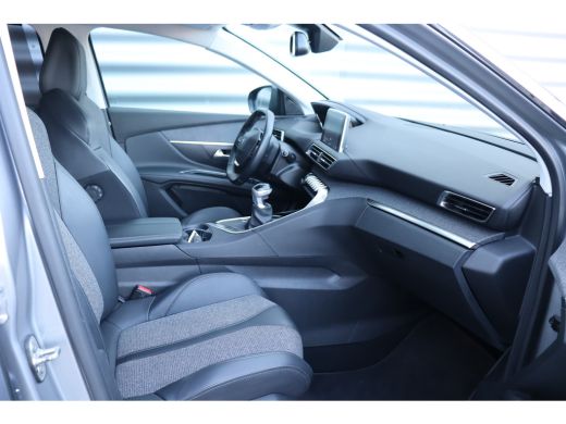 Peugeot 5008 1.2 PURETECH 130PK 7-ZITS ALLURE / NAVI / LEDER / CLIMA / PDC / 19" LMV / CAMERA / KEYLESS/ ADAPT... ActivLease financial lease