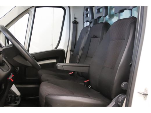 Peugeot Boxer 2.2 165 PK BAKWAGEN MET LAADKLEP EN ZIJDEUR ActivLease financial lease