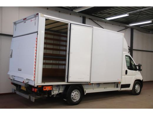 Peugeot Boxer 2.2 165 PK BAKWAGEN MET LAADKLEP EN ZIJDEUR ActivLease financial lease