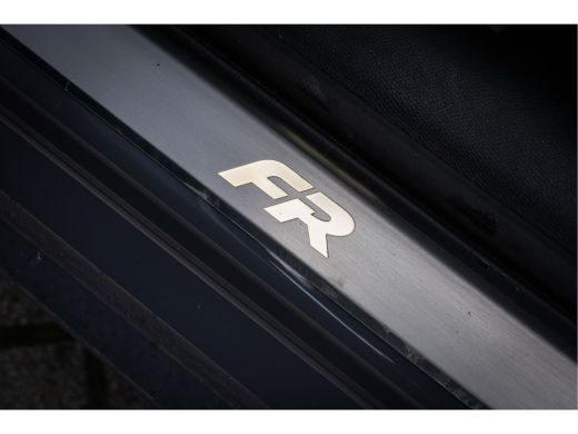 Seat Leon SEAT 1.4 TSI 204 PK eHybrid PHEV FR Business Intense | Panoramadak | Keyless | Achteruitrijcamera... ActivLease financial lease