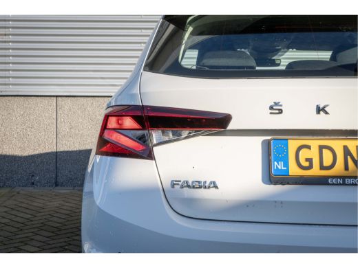 Skoda Fabia Škoda 1.0 TSI Business Edition | Navigatie-pakket | Trekhaak ActivLease financial lease