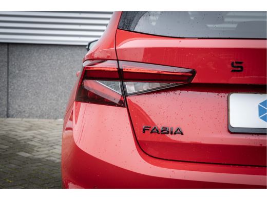 Skoda Fabia 1.0 TSI Monte Carlo | Achteruitrijcamera | Verwarmbare stoelen | Adaptieve Cruise control | Trave... ActivLease financial lease