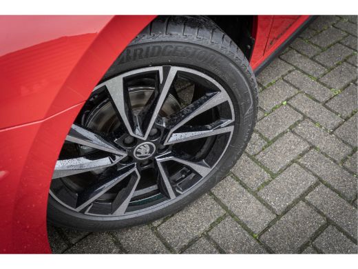 Skoda Fabia 1.0 TSI Monte Carlo | Achteruitrijcamera | Verwarmbare stoelen | Adaptieve Cruise control | Trave... ActivLease financial lease