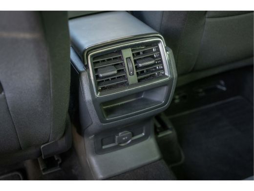 Skoda Karoq 1.5 TSI 150PK DSG ACT Business Edition | Camera| Smartlink| ACC| ActivLease financial lease