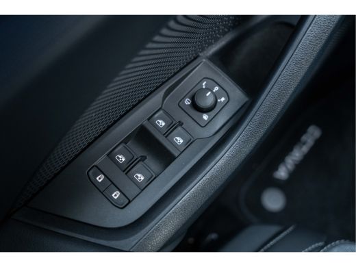 Skoda Octavia Combi Škoda 1.5 TSI 150pk DSG MHEV Sportline Business | Black pakket Body| ActivLease financial lease