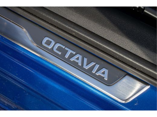 Skoda Octavia Combi Škoda 1.5 TSI 150pk DSG MHEV Sportline Business | Black pakket Body| ActivLease financial lease